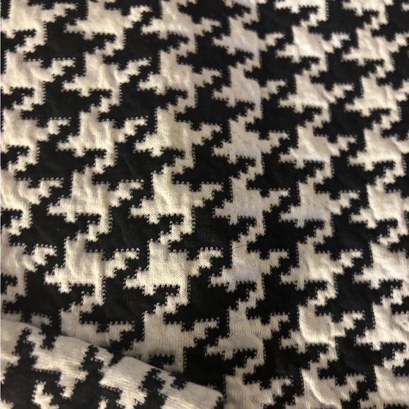 Aron Houndstooths shoulder cardigan with Red Accents - Picture 5 of 6